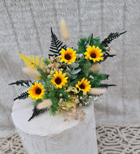 Load image into Gallery viewer, Everlasting flowers Sunflower cake topper - yellow/ green