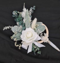 Load image into Gallery viewer, Everlasting flowers - triple cake toppers / rings - neutral & green incl Mr & Mrs sign