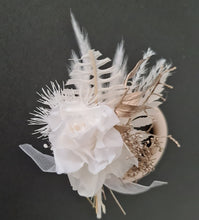 Load image into Gallery viewer, Preserved flowers - triple cake toppers / rings - White & gold w roses incl Mr & Mrs sign
