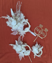 Load image into Gallery viewer, Preserved flowers - triple cake toppers / rings - White & gold w roses incl Mr & Mrs sign
