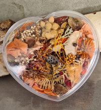 Load image into Gallery viewer, Preserved flowers in love hearth – Rustic colours