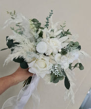 Load image into Gallery viewer, White & green Elopement Set – Bouquet and buttonhole