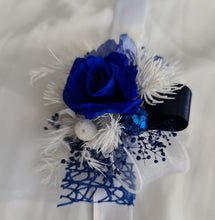 Load image into Gallery viewer, Blue & white preserved flowers corsage w mini rose - School formal / wedding