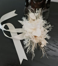 Load image into Gallery viewer, Preserved flowers boho corsage in neutral – School formal / wedding