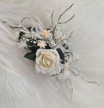 Load image into Gallery viewer, Larger size flower comb in green, white & neutral colours