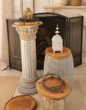 Load image into Gallery viewer, Rustic wood rounds (30cm) - HIRE ONLY