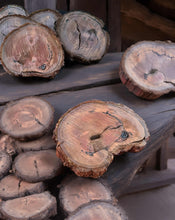Load image into Gallery viewer, Rustic wood rounds (20cm) - HIRE ONLY