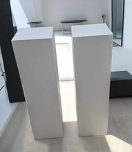 Load image into Gallery viewer, Plinth Acrylic white (25 x 25) - 90cm - HIRE ONLY