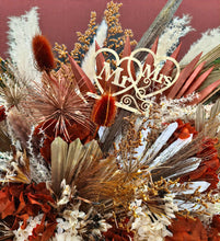 Load image into Gallery viewer, Rustic preserved Bride & Groom Table flowers - HIRE ONLY
