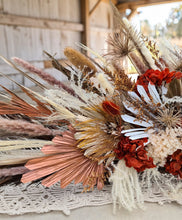 Load image into Gallery viewer, Rustic preserved Bride & Groom Table flowers - HIRE ONLY