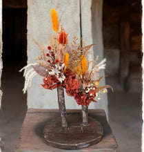 Load image into Gallery viewer, Wood round bud vases with rustic preserved flowers - HIRE ONLY