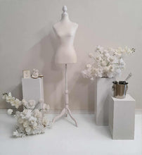 Load image into Gallery viewer, Bridal Preparation Room – Basic Set up – Option 1 - HIRE ONLY