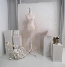 Load image into Gallery viewer, Bridal Preparation Room – Basic Set up – Option 2 - HIRE ONLY