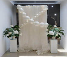 Load image into Gallery viewer, Popular Green & white flowers Set up – Option 9 - HIRE ONLY