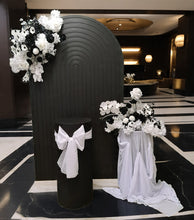 Load image into Gallery viewer, Black ripple arch, 2 x flowers & 2 x plinths - HIRE ONLY