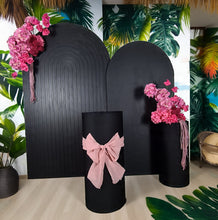 Load image into Gallery viewer, Black & pink package - 2 x black arch, 2 x flowers & 2 x plinths - HIRE ONLY