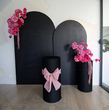 Load image into Gallery viewer, Black & pink package - 2 x black arch, 2 x flowers & 2 x plinths - HIRE ONLY