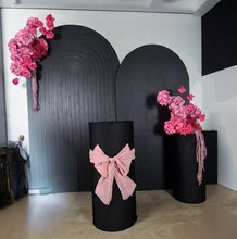 Load image into Gallery viewer, Black & pink package - 2 x black arch, 2 x flowers & 2 x plinths - HIRE ONLY