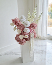 Load image into Gallery viewer, Dusty blush pink & White Flower arrangement - HIRE ONLY