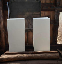 Load image into Gallery viewer, Plinth Acrylic white (25 x 25) - 50cm - HIRE ONLY