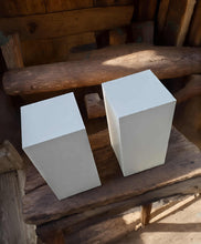 Load image into Gallery viewer, Plinth Acrylic white (25 x 25) - 50cm - HIRE ONLY