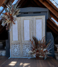 Load image into Gallery viewer, Rustic everlasting flowers & Boho backdrop – Option 4 - HIRE ONLY