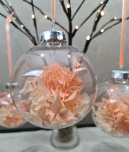 Load image into Gallery viewer, Set of 4 Preserved Flowers Christmas baubles in Blush Peach