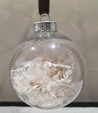 Load image into Gallery viewer, Set of 4 Preserved Flowers Christmas baubles in neutral