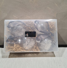 Load image into Gallery viewer, Set of 4 Preserved Flowers Christmas baubles in neutral