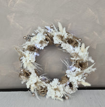 Load image into Gallery viewer, Preserved everlasting flowers Christmas wreath with lights