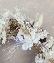 Load image into Gallery viewer, Preserved everlasting flowers Christmas wreath with lights