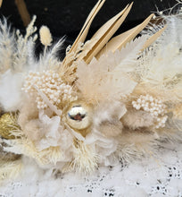 Load image into Gallery viewer, Boho elegant Everlasting flowers Christmas Wreath