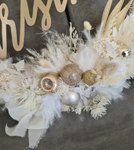 Load image into Gallery viewer, Boho elegant Everlasting flowers Christmas Wreath