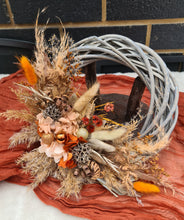 Load image into Gallery viewer, Rustic Everlasting flowers Christmas Wreath