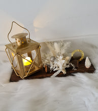 Load image into Gallery viewer, Boho Preserved flowers Xmas deco with lantern XMAS95