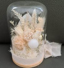 Load image into Gallery viewer, Mini Preserved flowers Xmas dome with glitter bauble - Neutral