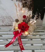 Load image into Gallery viewer, Preserved red rose with lights - MOT01