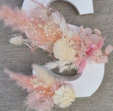 Load image into Gallery viewer, Preserved Everlasting flowers letter S - 15cm - White & pink
