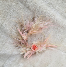Load image into Gallery viewer, Blush cake hoop with mini preserved rose