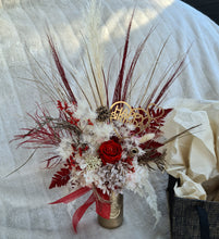 Load image into Gallery viewer, Everlasting red rose with "Happy Birthday" Love heart & Bag