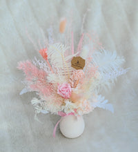 Load image into Gallery viewer, Pink mini preserved rose with free bag & tag