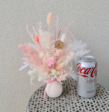 Load image into Gallery viewer, Pink mini preserved rose with free bag & tag