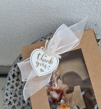 Load image into Gallery viewer, Preserved Everlasting flowers letter H - 15cm - White & Antique Gold