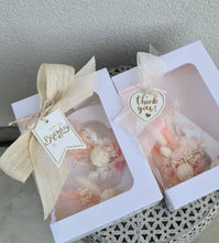 Load image into Gallery viewer, Preserved Everlasting flowers letter S - 15cm - White & pink