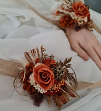 Load image into Gallery viewer, Order AL - 3 x preserved flowers rustic corsages

