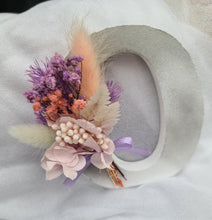 Load image into Gallery viewer, Preserved Everlasting flowers letter O -&nbsp; 10cm – Purple, Pink &amp; White
