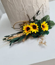 Load image into Gallery viewer, Sunflower cake topper x 2

