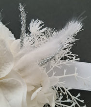 Load image into Gallery viewer, Boho white &amp; silver everlasting flowers corsage &amp; buttonhole – school formal
