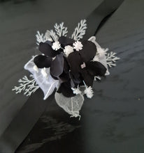Load image into Gallery viewer, Black &amp; white everlasting flowers corsage &amp; pocket flowers – wedding / school formal
