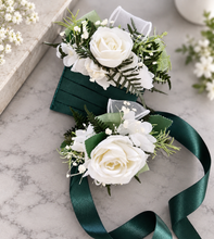 Load image into Gallery viewer, Green &amp; white everlasting flowers corsage &amp; pocket flowers – wedding / school formal

